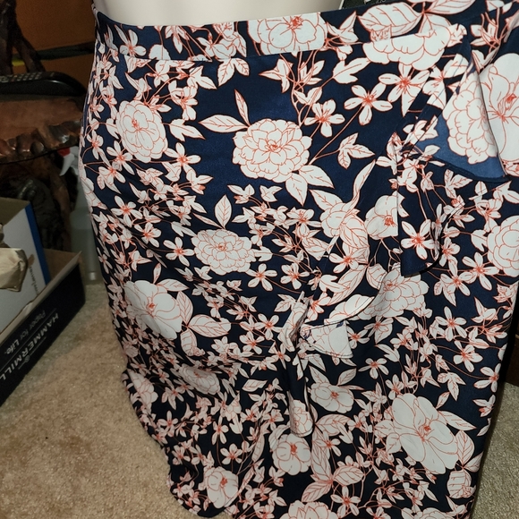 Banana Republic Factory Dresses & Skirts - New Banana Republic Factory Floral Skirt Ruffle Accent Size 6 $79